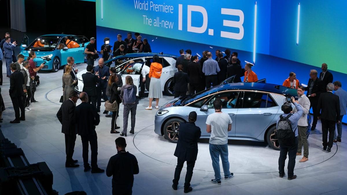 Târgul german, moment de cotitură în industrie. De ce nu se mai înghesuie producătorii să-și expună automobilele
