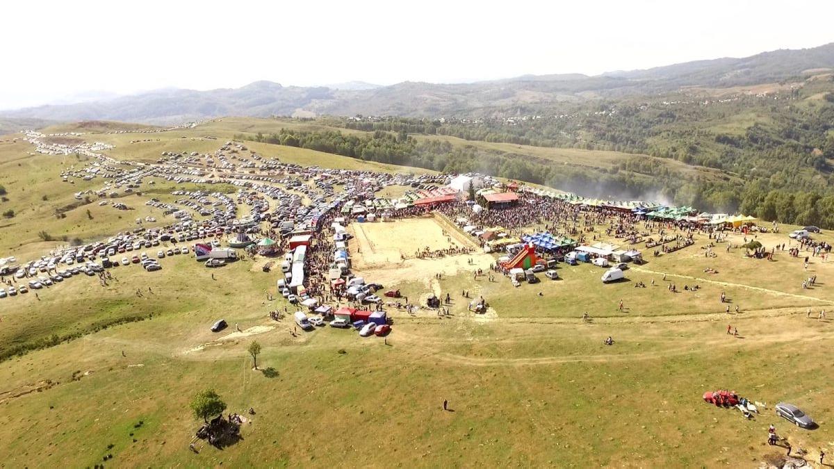 Târg de produse locale la „Răvăşitul oilor” Runcu