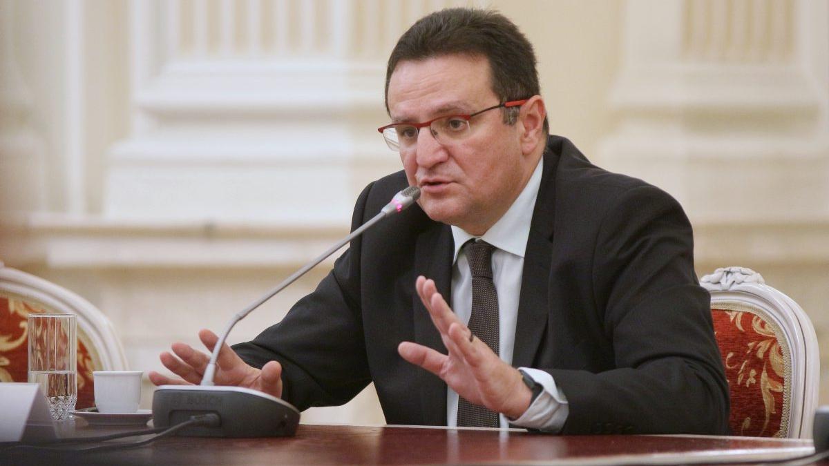 Cu o avere de un milion de euro, ambasadorul Maior este dator vândut la neamurile din Germania