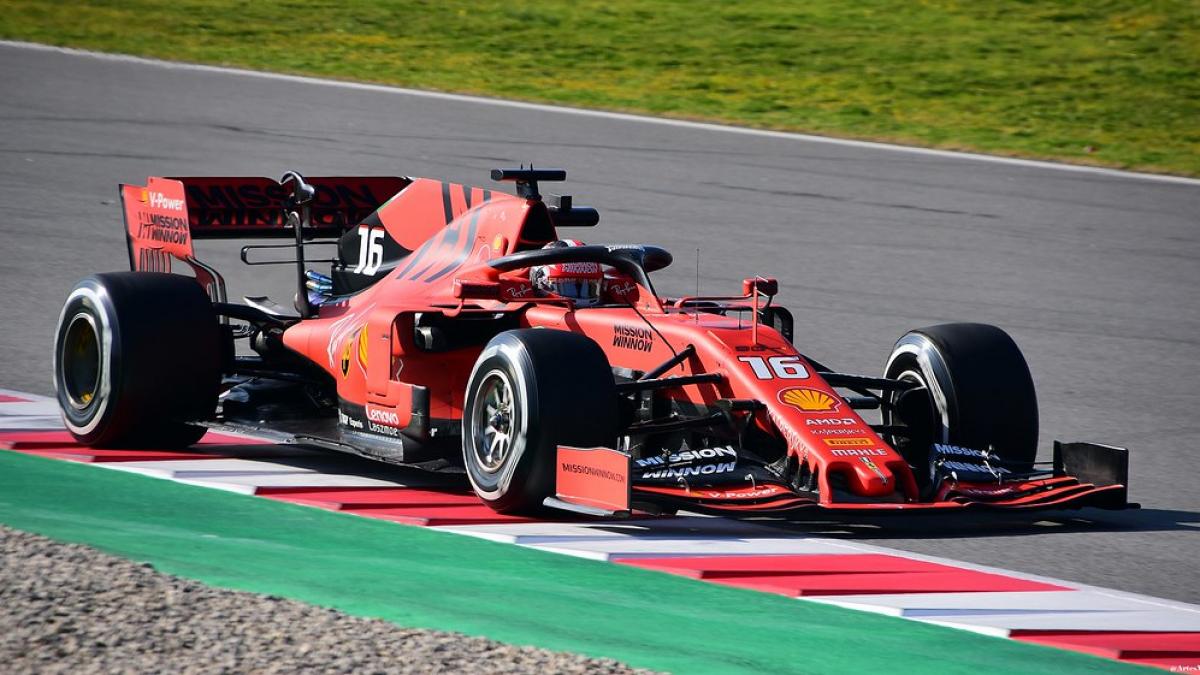 Charles Leclerc, al patrule pole position consecutiv