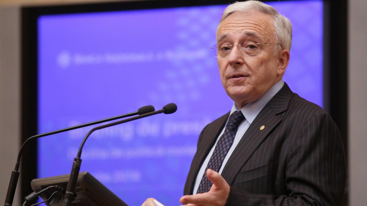 Mugur Isărescu: E mai rău decât o exagerare să spunem că "leul e în fundul prăpastiei"