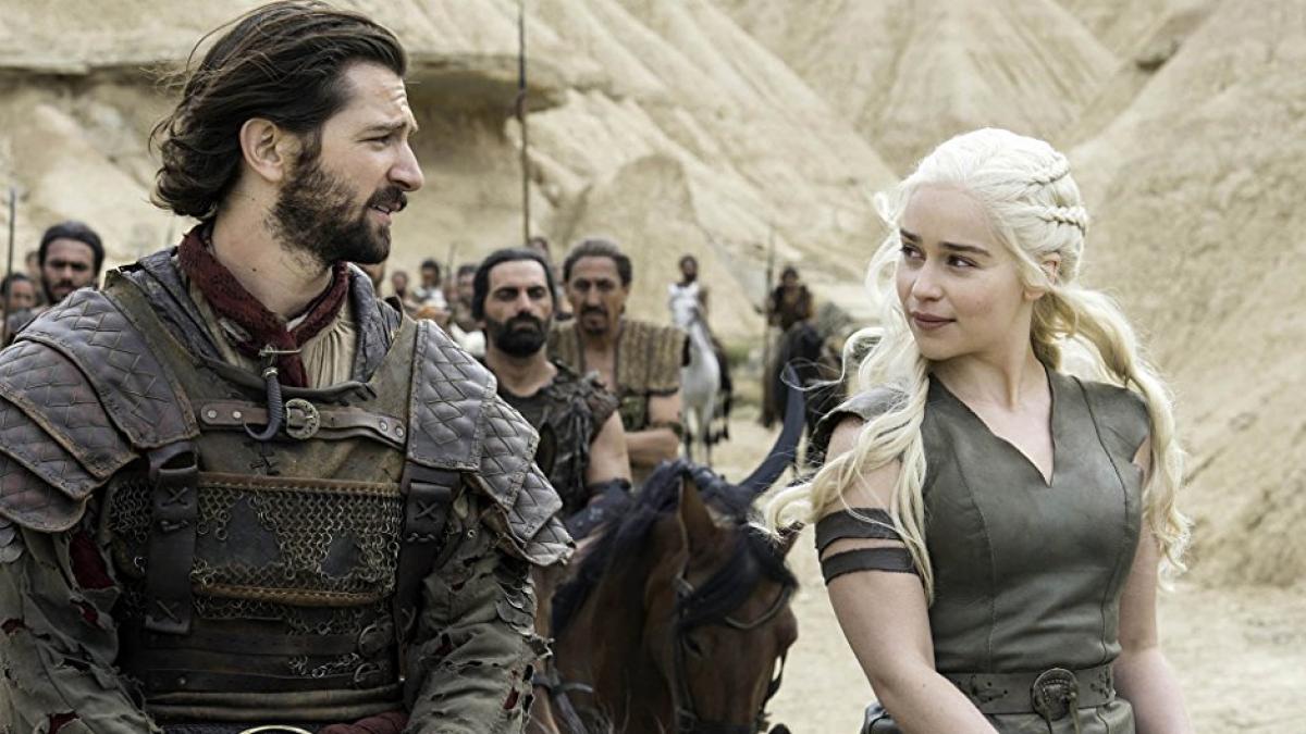 Actrița Emilia Clarke s-a simțit inconfortabil în timpul scenelor nud din "Game of Thrones"