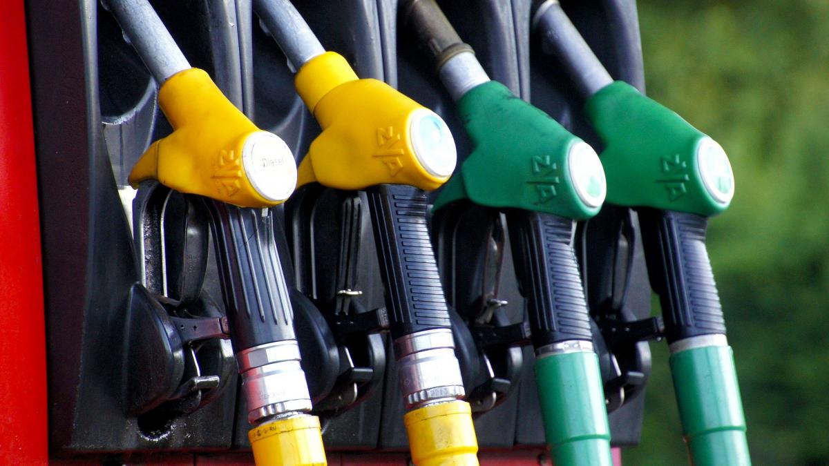 Supraacciza la carburanți a fost eliminată. Deputat PNL: „Supraacciza la carburanți a afectat economia românească”