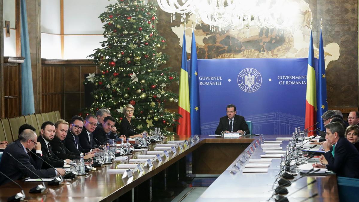 Guvernul vrea să îşi angajeze răspunderea miercuri. Cele trei proiecte au fost adoptate în şedinţa de marţi