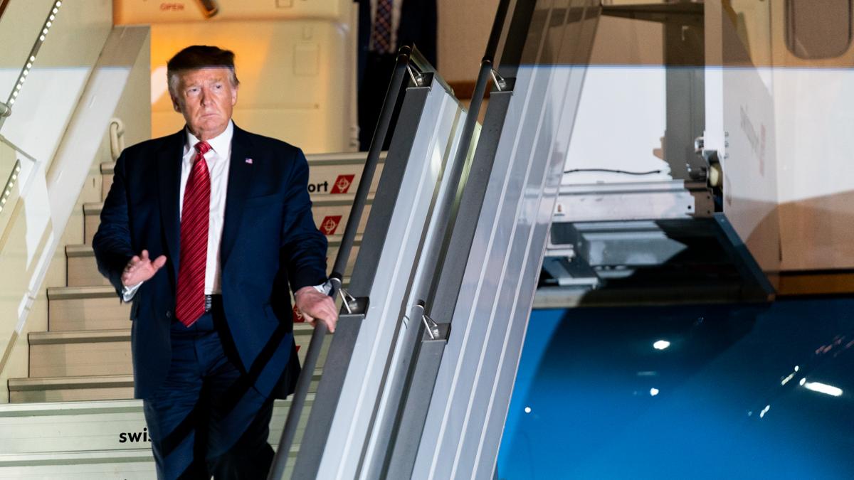 Trump, amenințat de destituire