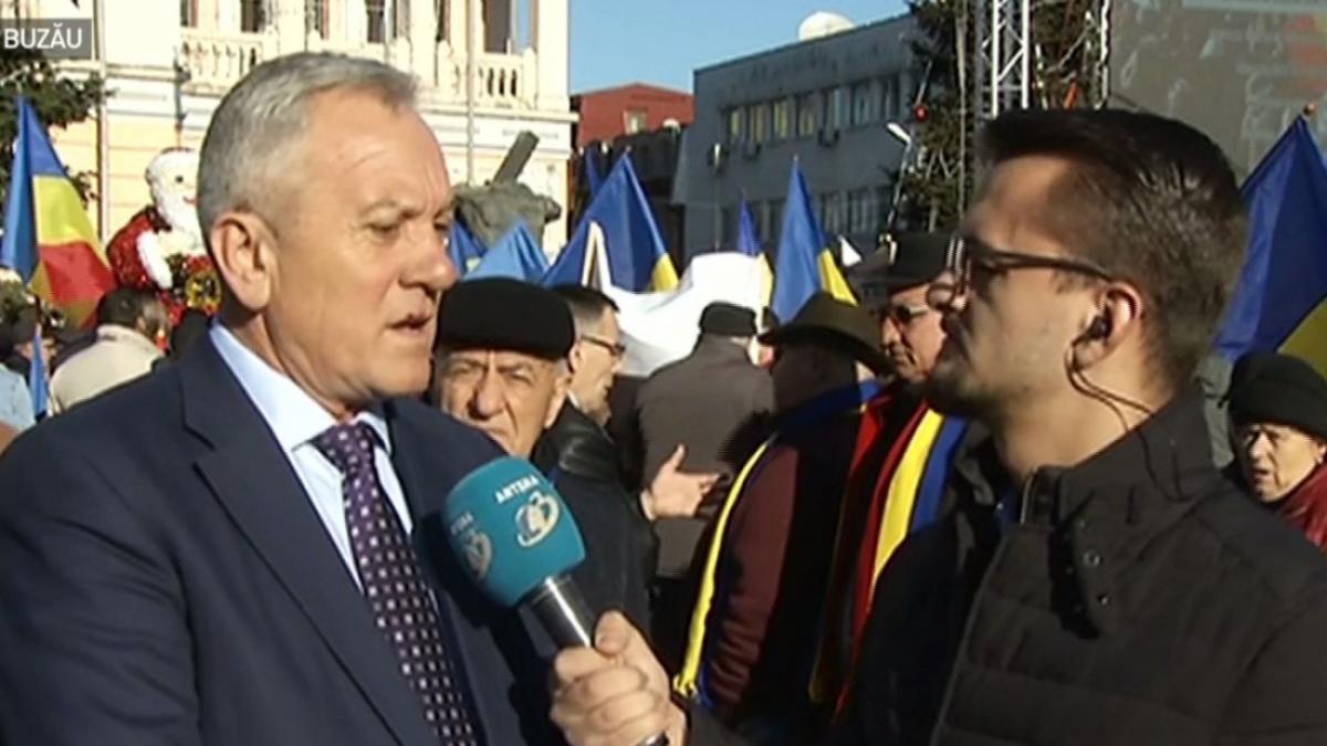 Buzău: În jur de 500 de persoane la mitingul împotriva demiterii cercetătorului Costel Vînătoru de la Banca de gene vegetale