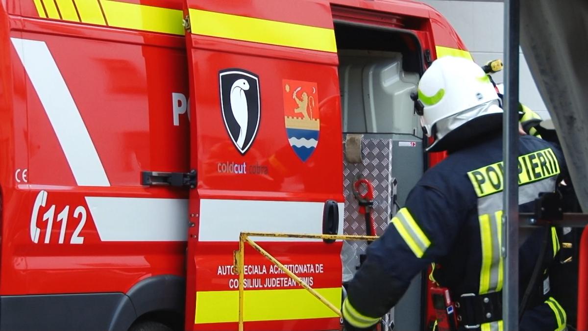 Bloc evacuat! ISU Vaslui a intervenit cu două autospeciale, după ce un bărbat a pus câteva zeci de ardei iuți în cuptorul cu microunde