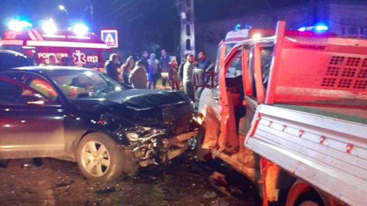 Tragedie la Timiș. O autoutilitară a intrat într-un autoturism. Șoferul neatent a decedat 