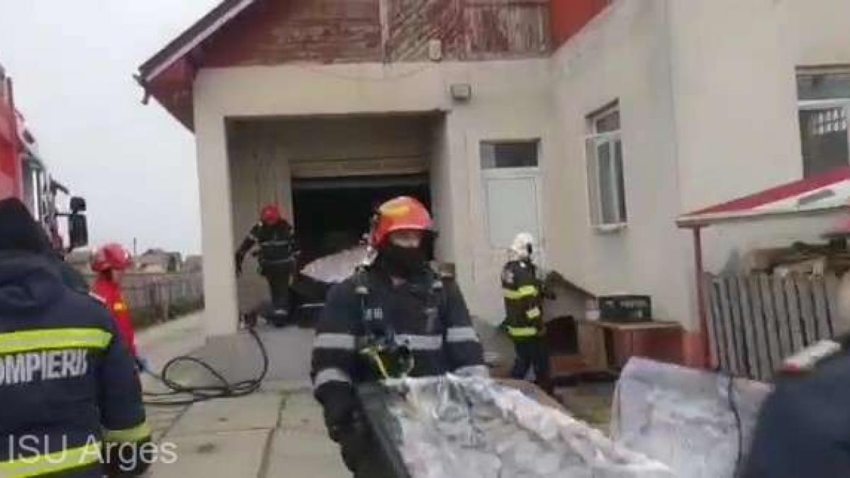 Incendiu la depozitul unei firme de pompe funebre, în Argeș