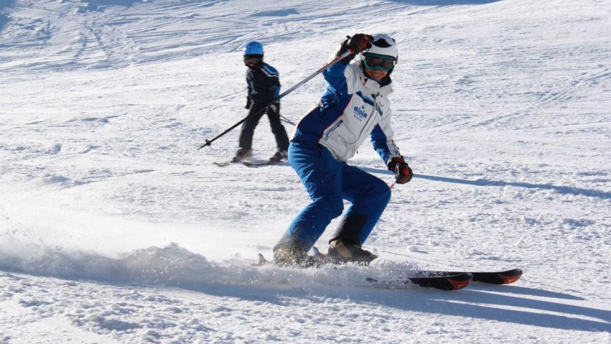 UPDATE Poliţiştii au identificat persoana care a accidentat un copil pe pârtia de schi din Sinaia