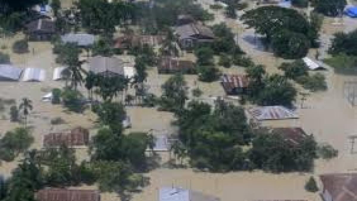 Inundații devastatoare în Indonezia