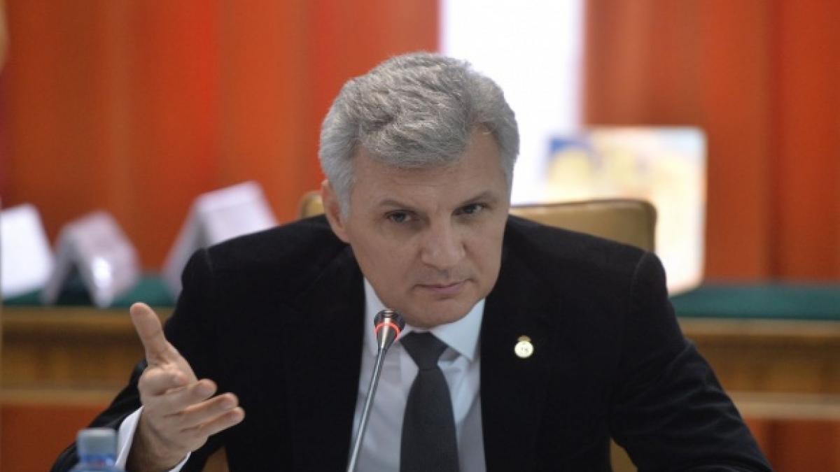Daniel Zamfir: Să folosești din nou o dramă și să te urci pe un cadavru de pe care să strigi iarăși "la pușcărie"
