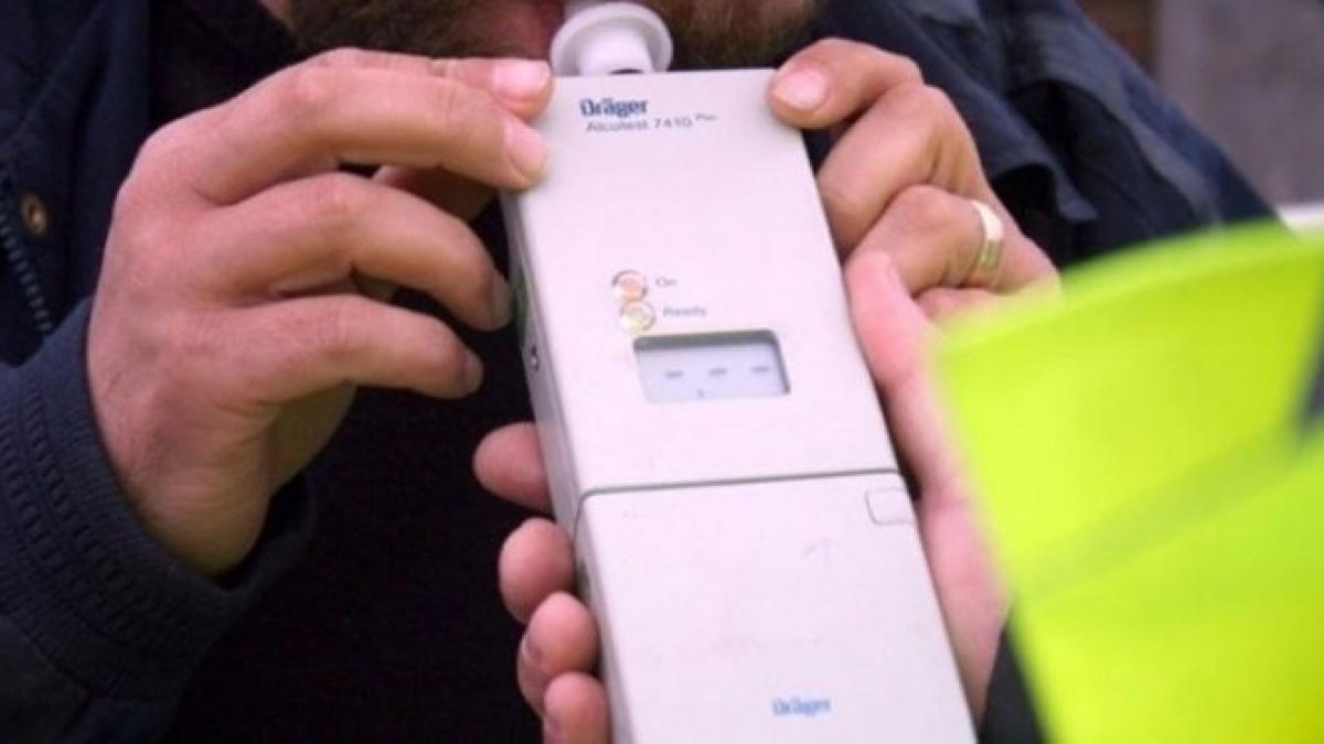 Şeful Poliţiei Câmpia Turzii a refuzat să sufle în aparatul alcooltest (surse)
