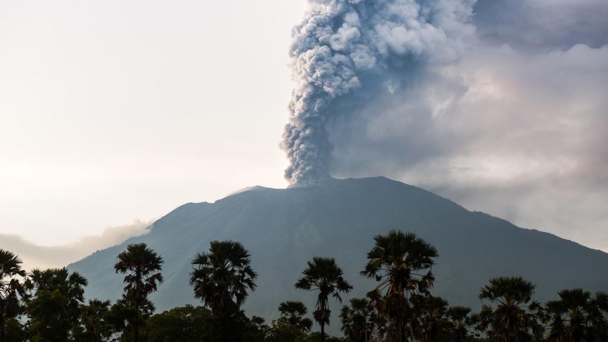 Filipine: Mii de persoane evacuate din apropierea vulcanului Taal