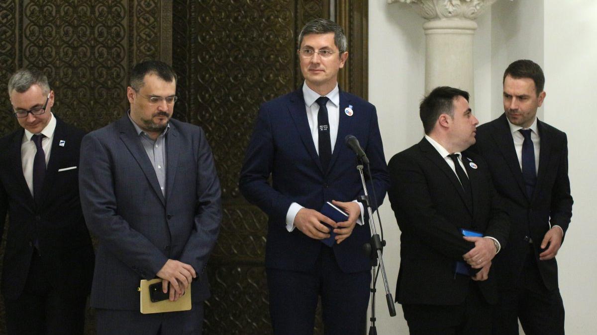 Preferat de Barna, Cristian Ghinea tulbură apele între USR și PLUS