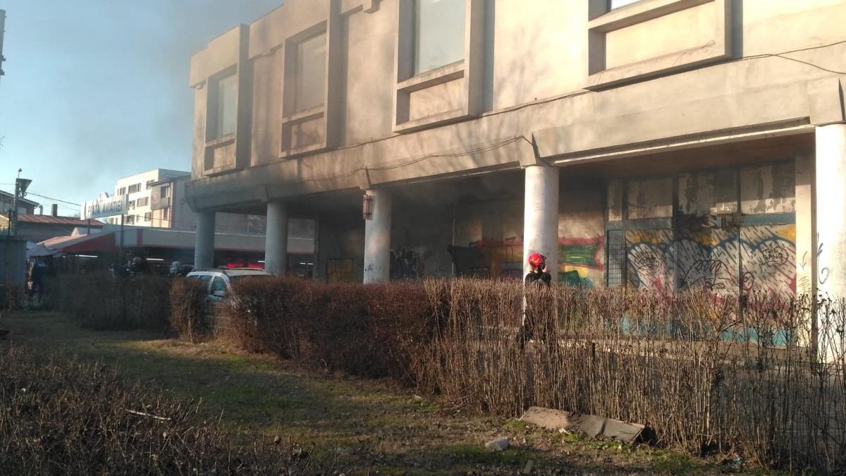 Incendiu la Piața Băneasa