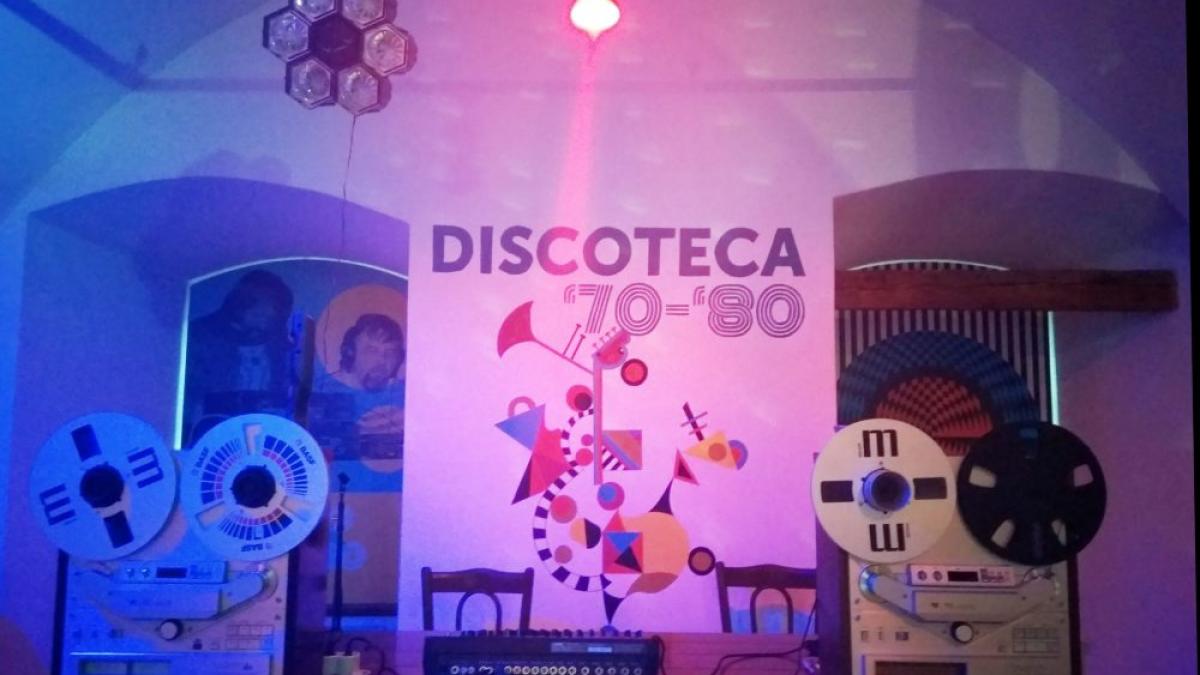 Oradea: prima expoziţie dedicată discotecilor comuniste