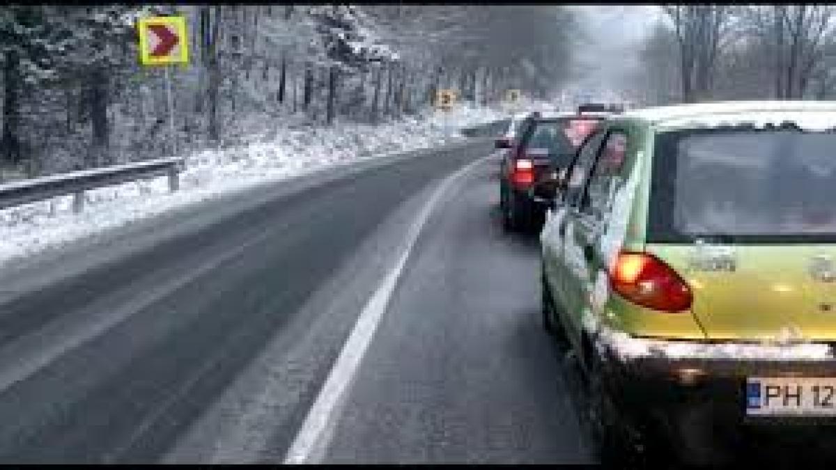 Trafic de coșmar pe DN1: Coloane de maşini în zonele Nistoreşti, Comarnic şi Buşteni