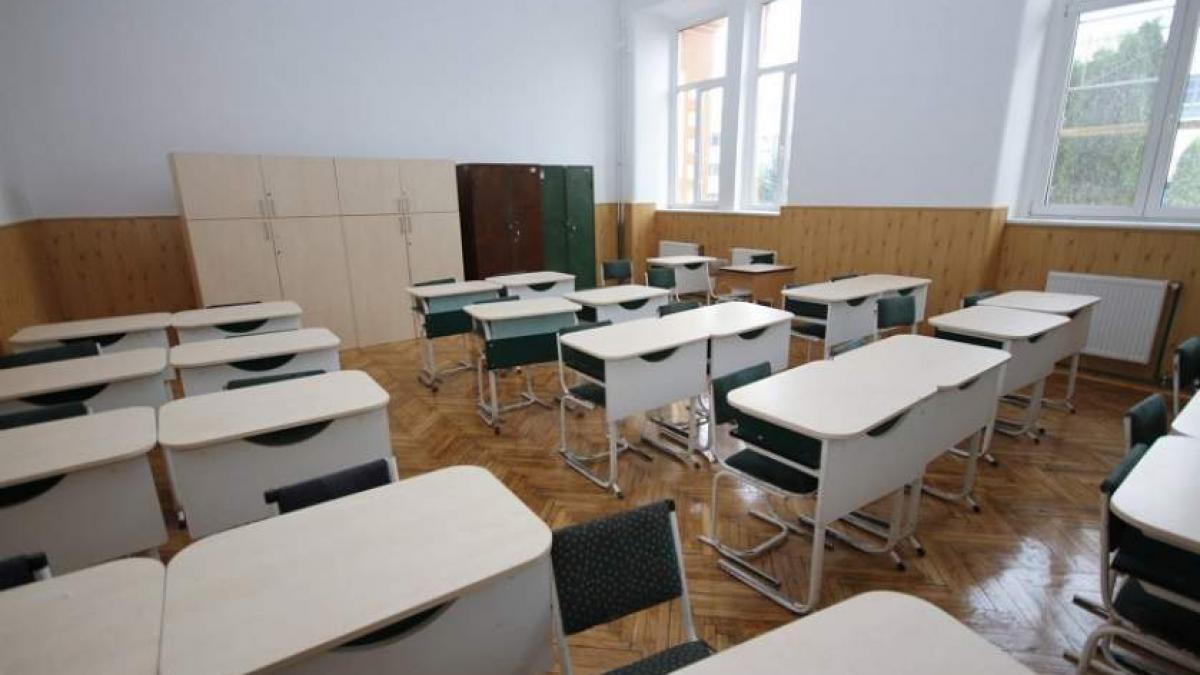  Cursuri suspendate în patru judeţe, din cauza condiţiilor meteorologice 