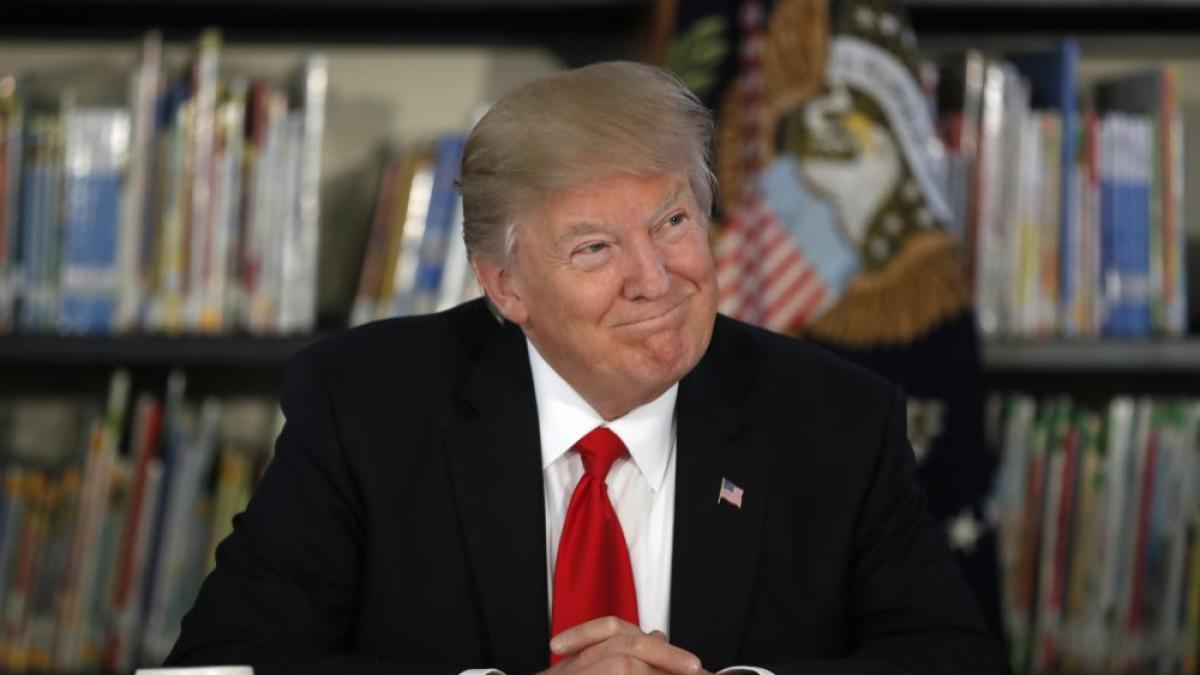 Donald Trump a scăpat de demitere