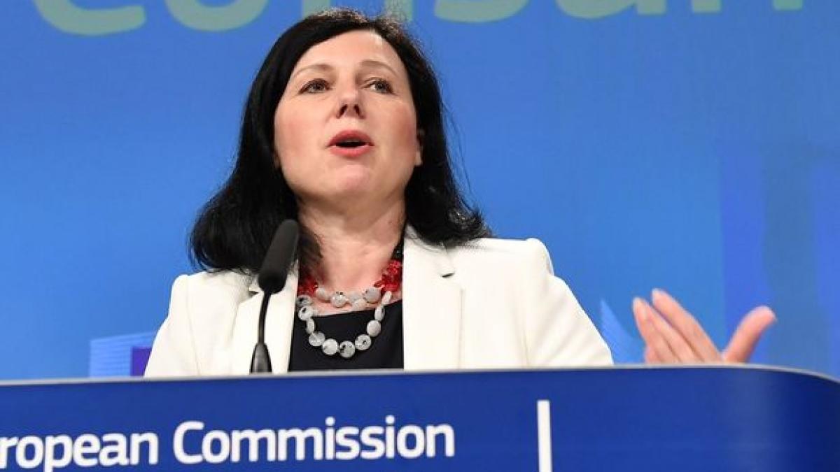 Comisarul european pentru Justiţie critică reforma din sistemul judiciar polonez şi atenţionează cu tăieri de fonduri