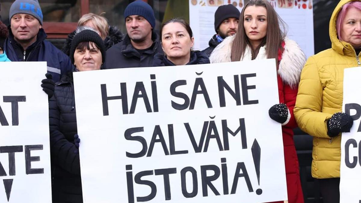 Manifestare contra evacuării muzeului Bran
