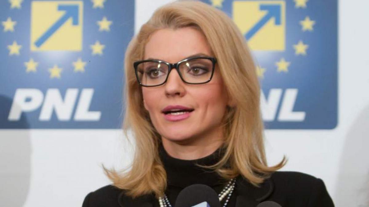 Alina Gorghiu îi cere lui Marcel Ciolacu să demisioneze de la şefia Camerei Deputaţilor