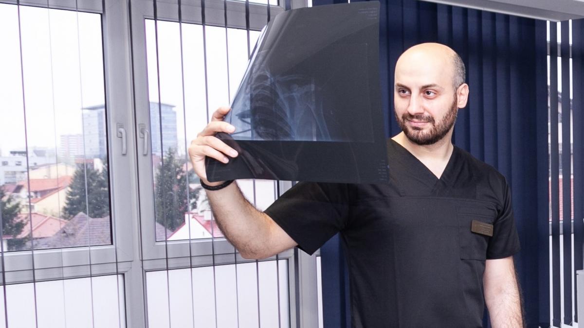 Pașii incorect executați conduc la probleme ale coloanei și articulațiilor