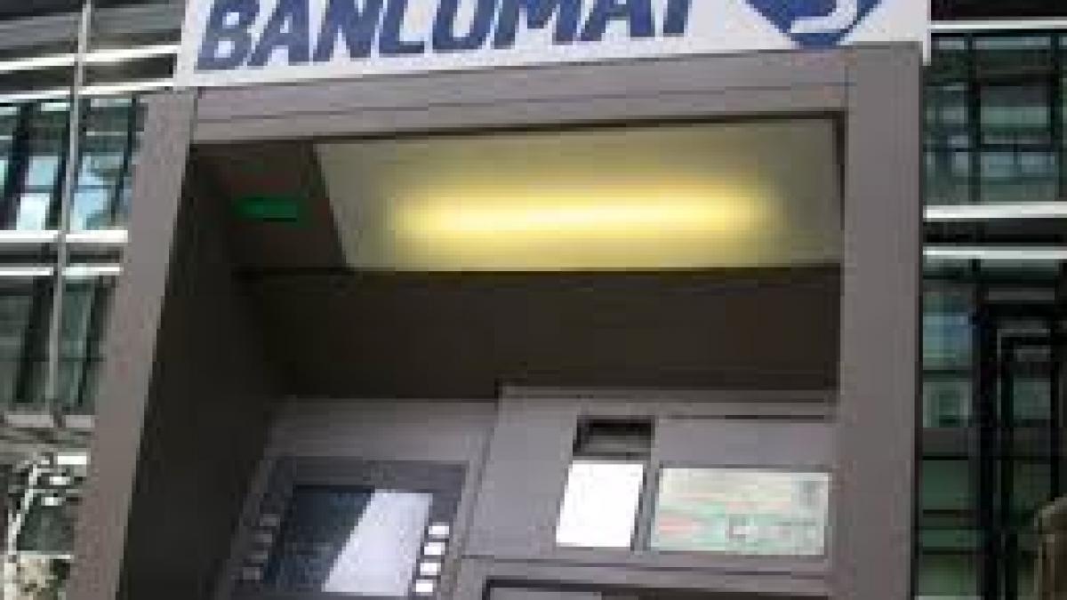 Doi hoți au aruncat în aer un bancomat din Constanţa