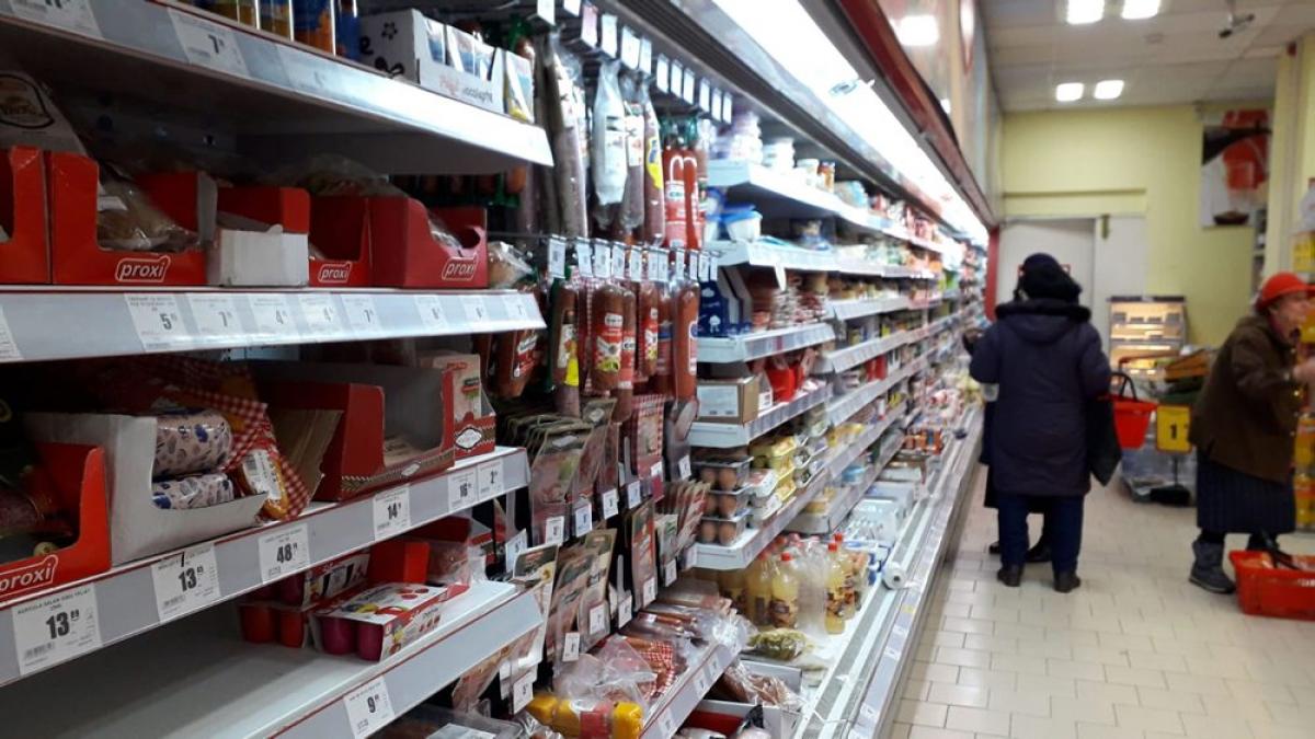 Isteria golește rafturile selectiv