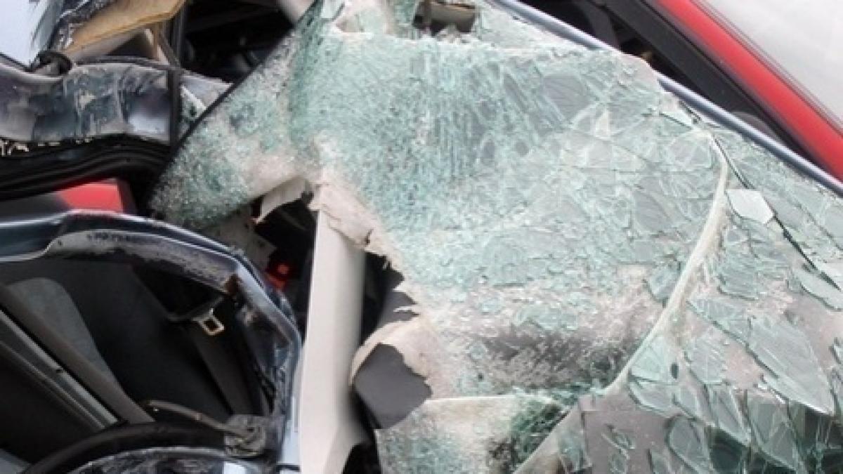 Accident grav pe DN 2: Un bărbat a murit și alte cinci persoane au fost rănite