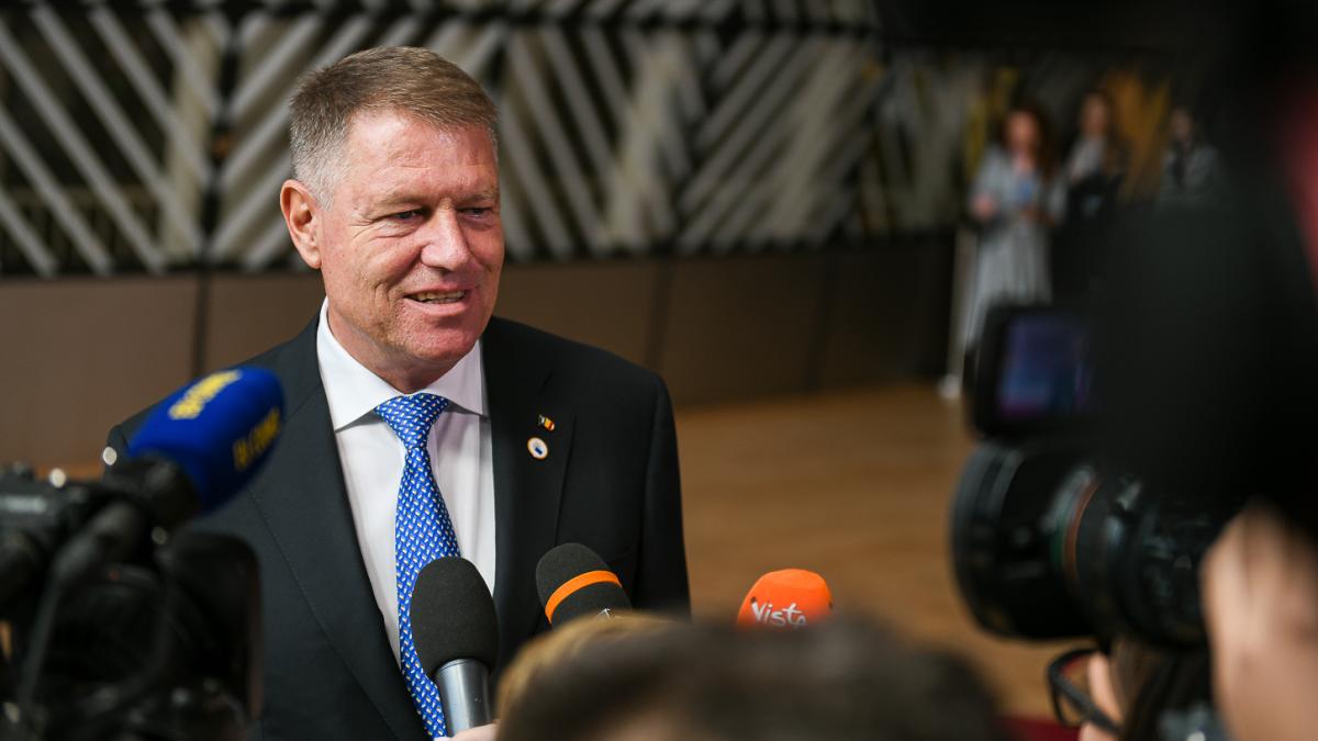 Klaus Iohannis susține că nu este nevoie de instituirea stării de urgență din cauza COVID-19
