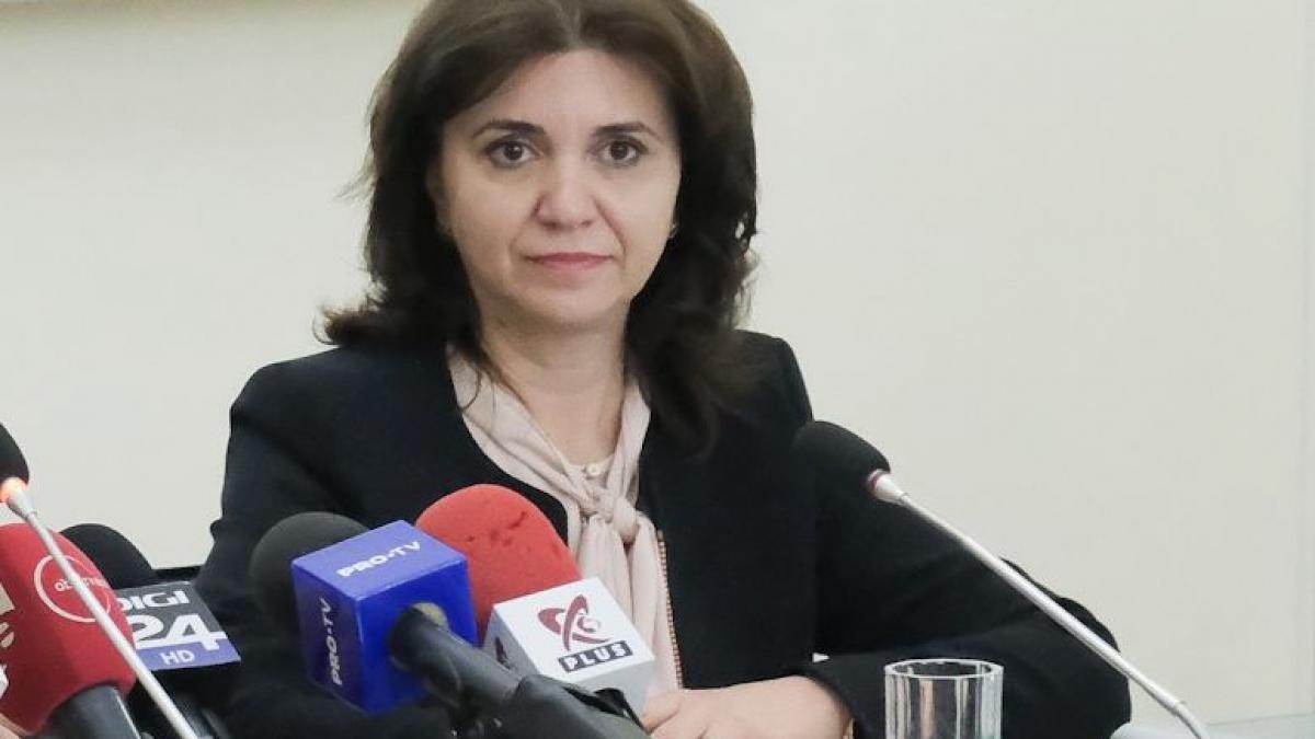 Monica Anisie cere profesorilor să realizeze lecții video. Suportul tehnic, asigurat de televiziunea publică