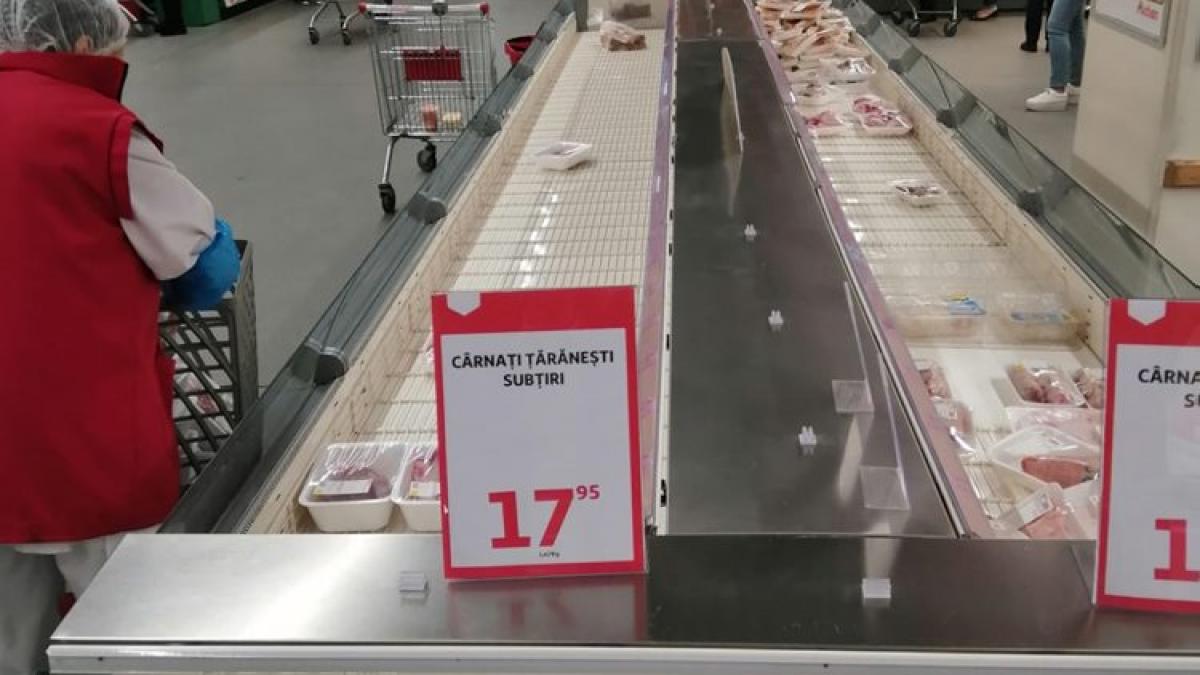 Iama la raft: românii vânează carne, săpun şi hârtie igienică