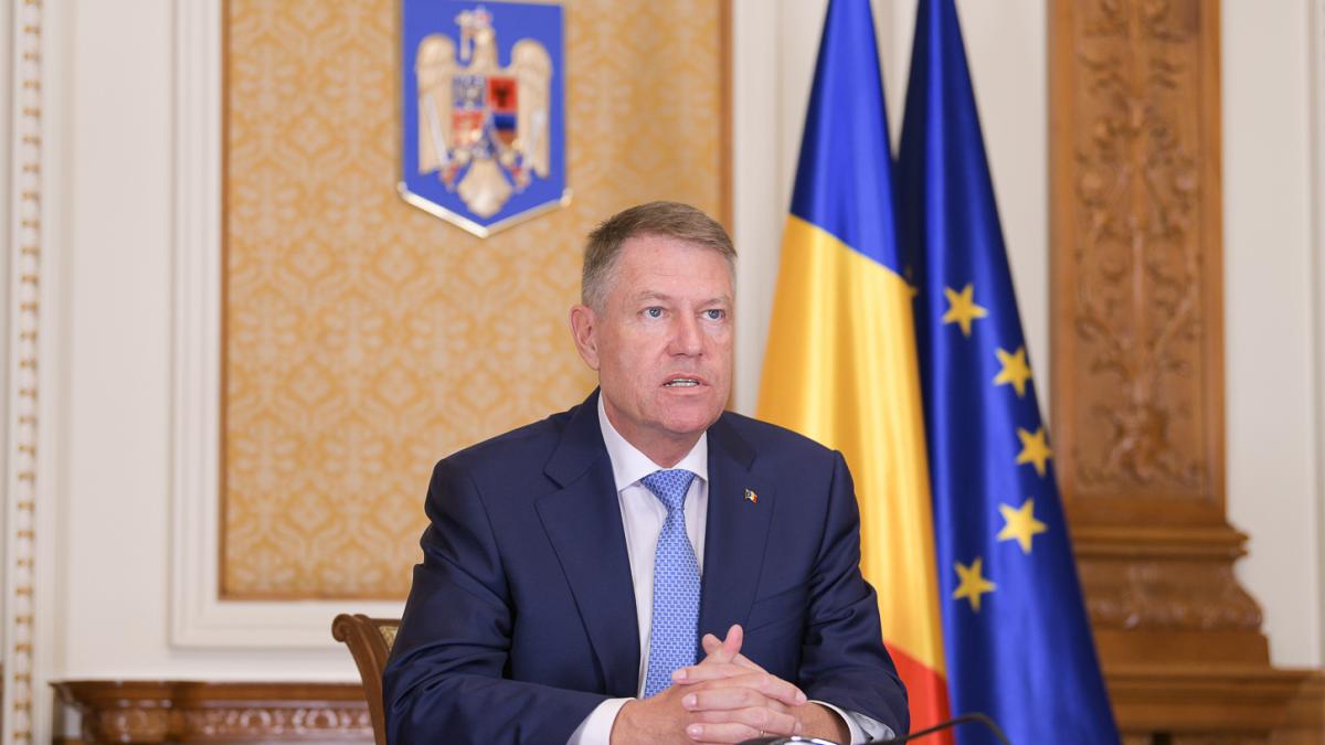 Klaus Iohannis, ședință la Palatul Cotroceni pentru evaluarea și prezentarea măsurilor pe tema COVID-19
