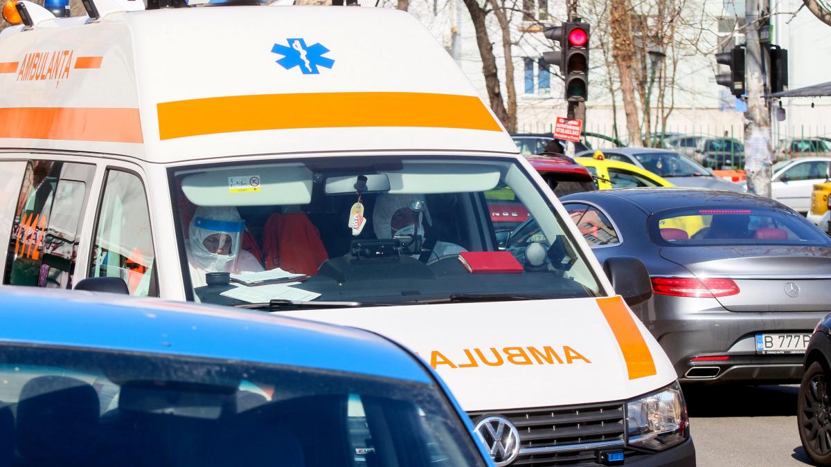 Încă un cadru medical confirmat cu COVID-19. O secție a Spitalului Județean Neamț, închisă