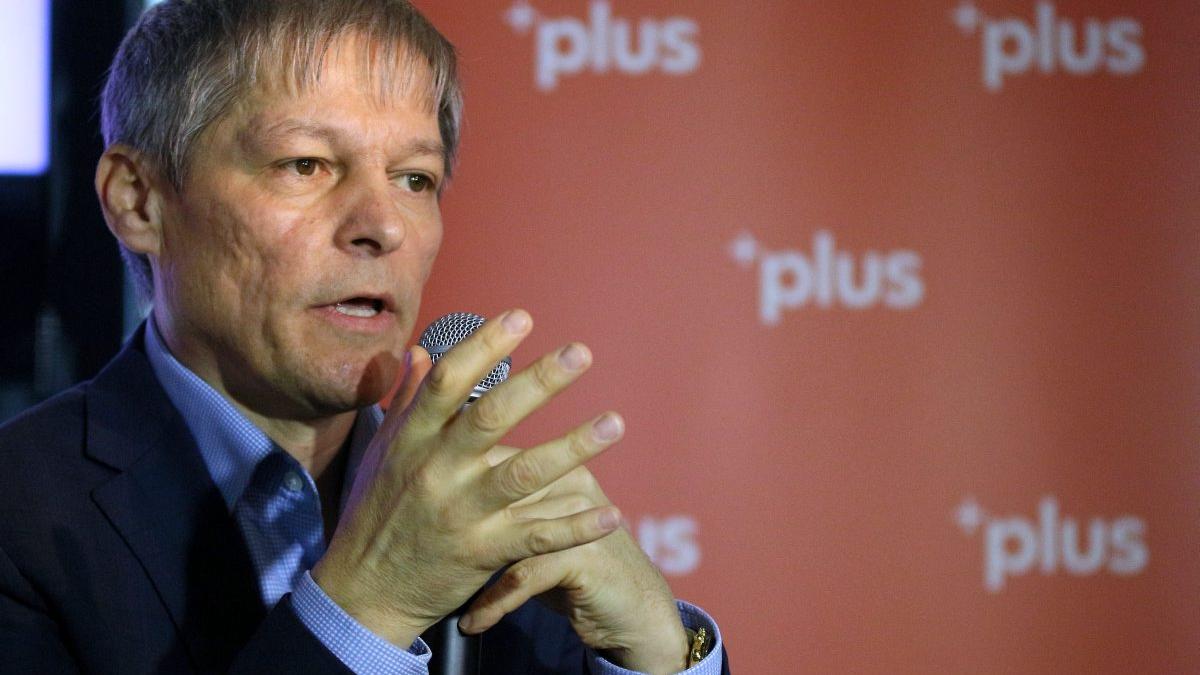 USR-PLUS: Testarea în masă în condiţiile distanţării sociale este un non-sens