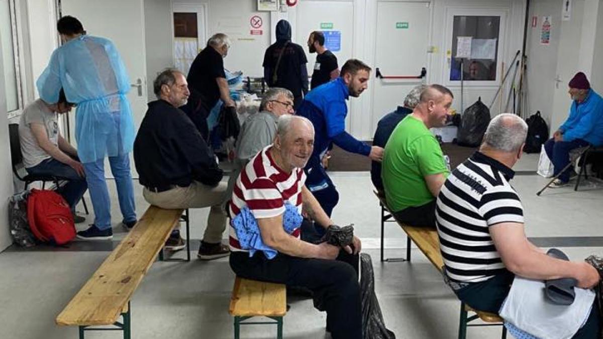 Masă şi casă pentru oamenii străzii