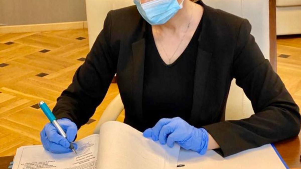 A fost semnat contractul privind achiziția celor 100 de troleibuze noi pentru București. Primul troleibuz va fi livrat în luna noiembrie a acestui an