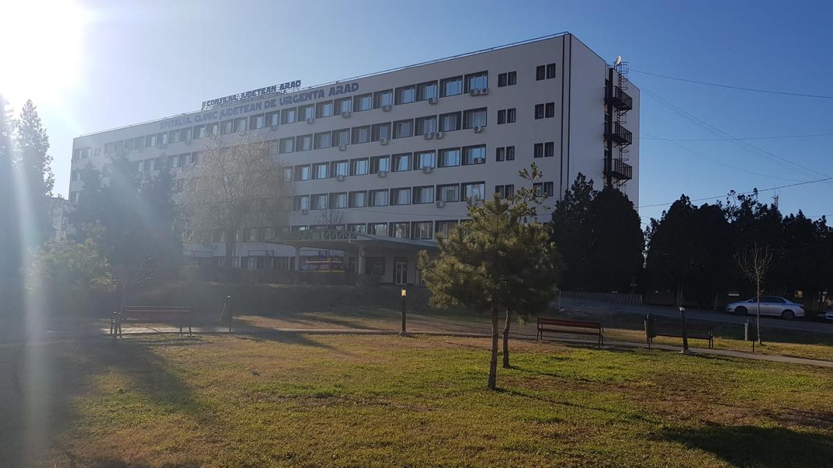 Medici rezidenți la Spitalul de Urgență din Arad, după ce 167 de cadre medicale au fugit din cauza pandemiei
