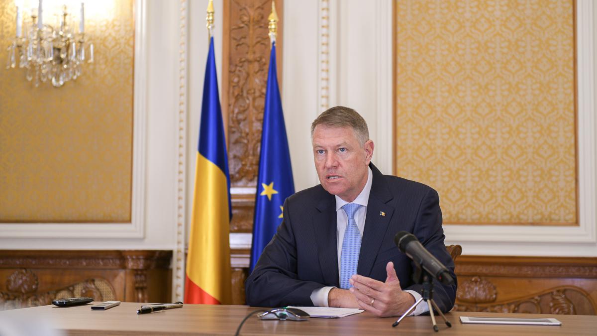 Klaus Iohannis a promulgat legea care prevede majorarea salariilor de bază pentru mai multe categorii de bugetari