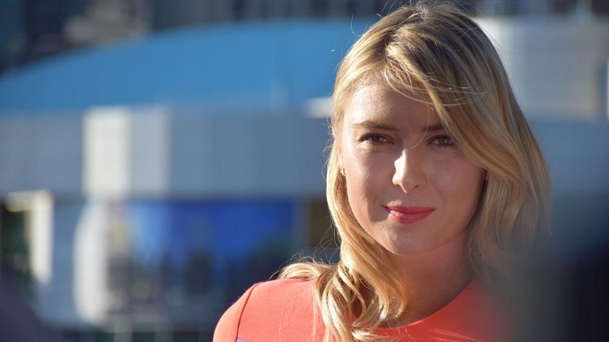 Maria Sharapova şi-a făcut public numărul de telefon pentru a ţine legătura cu fanii