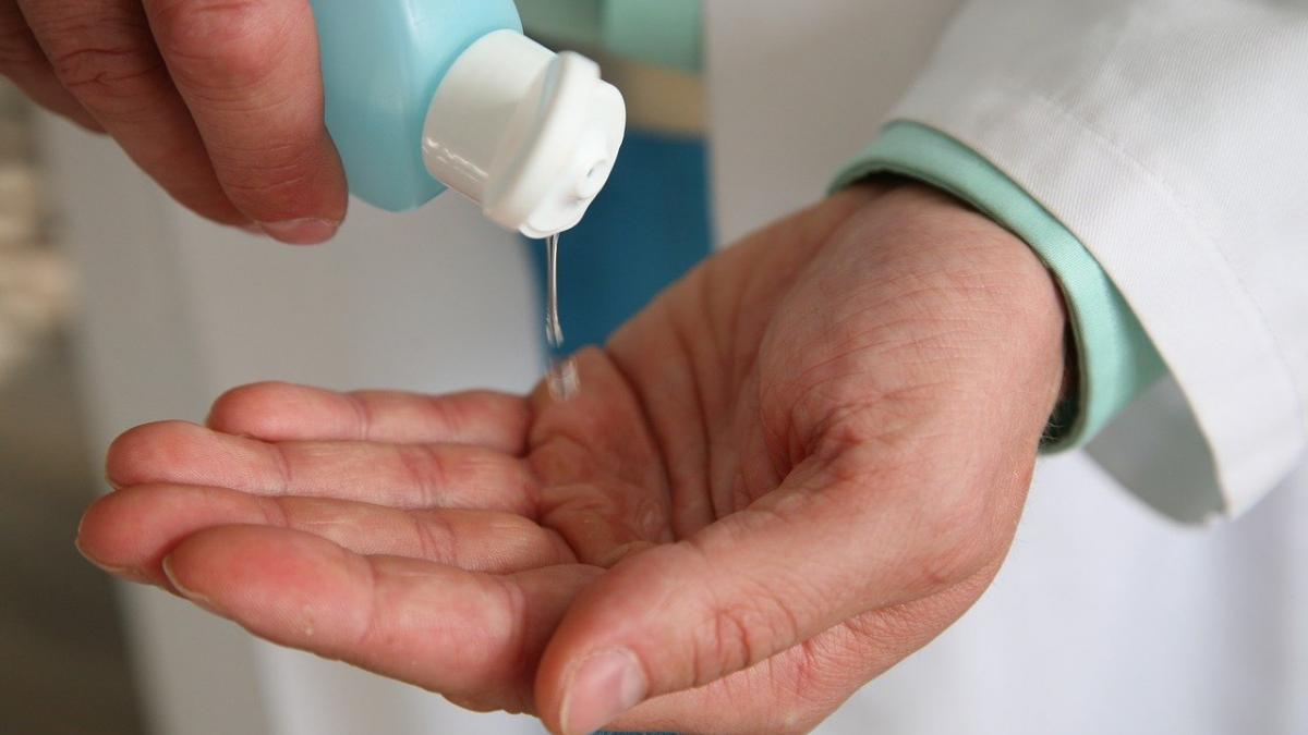 Mai multe companii de pe piața autohtonă se întrec să producă biocide