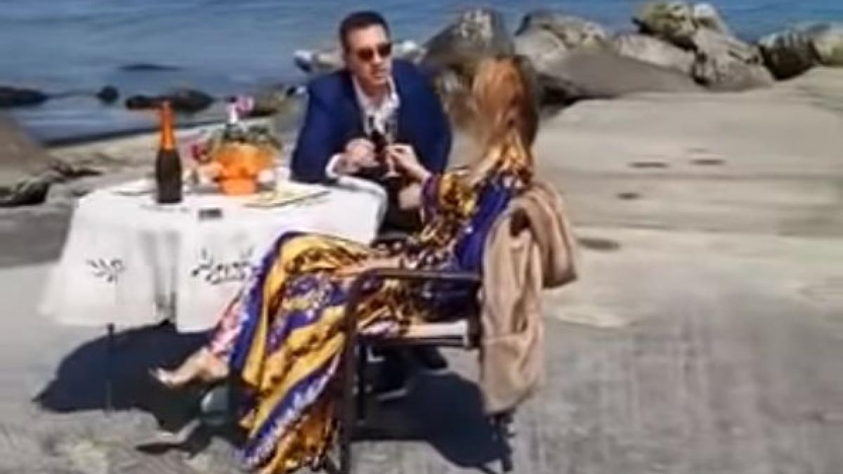 Sfidare în plină pandemie. Un politician care i-a pregătit soţiei o masă romantică pe plajă, la Eforie, amendat de Poliție
