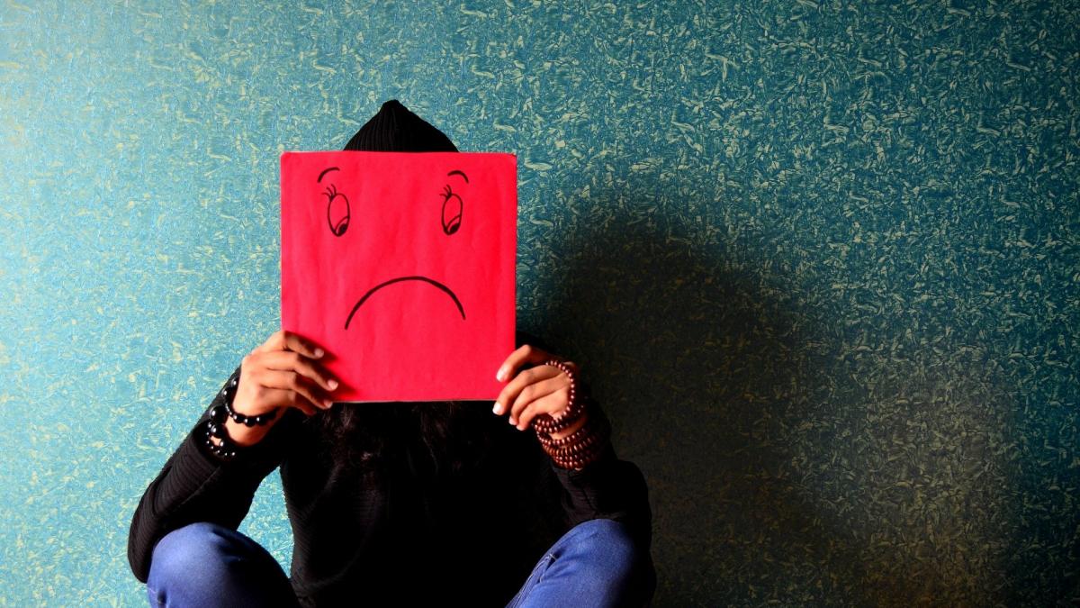 Voluntarii doctoranzi oferă sprijin psihologic studenţilor 