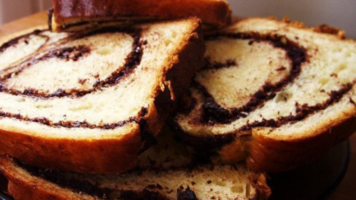 COZONAC CU NUCĂ. Reţetă delicioasă de Paşte 