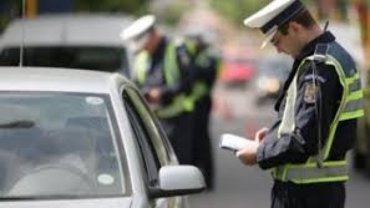 Poliţia reacţionează după valul de poze de pe Facebook: Apreciem umorul. Nu avem normă de amenzi