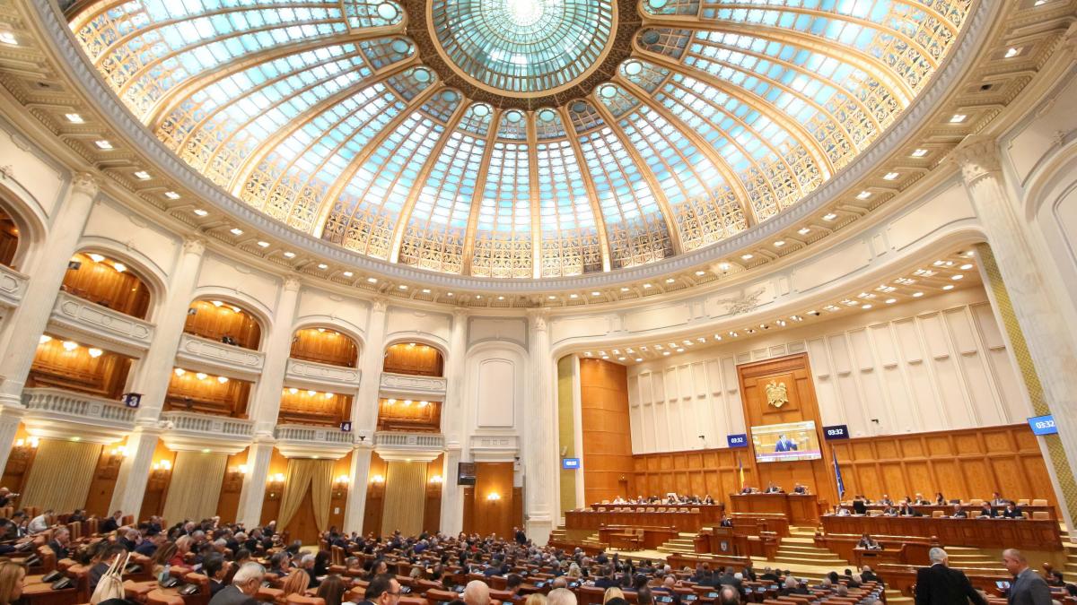 sedinta online a parlamentului pentru a vota decretul de prelungire a starii de urgenta