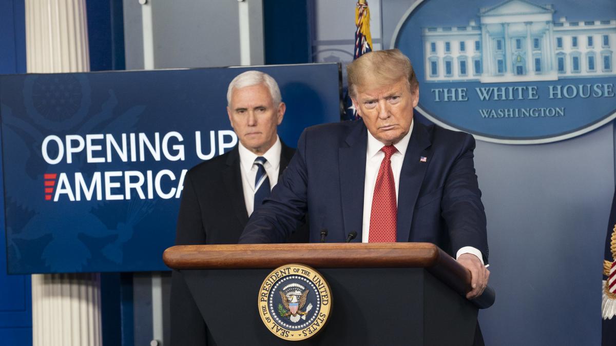 Trump suspendă imigrația în SUA