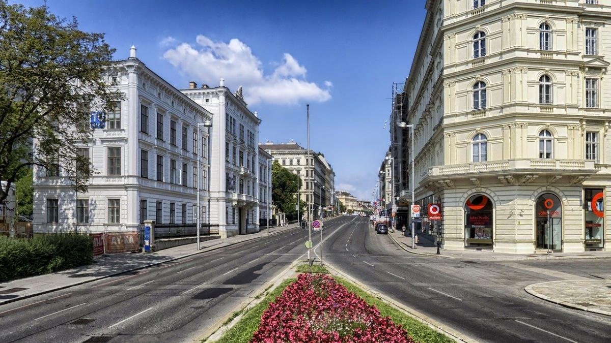 Alertă teroristă în Viena. Preşedintele Austriei a fost transferat într-un spaţiu securizat